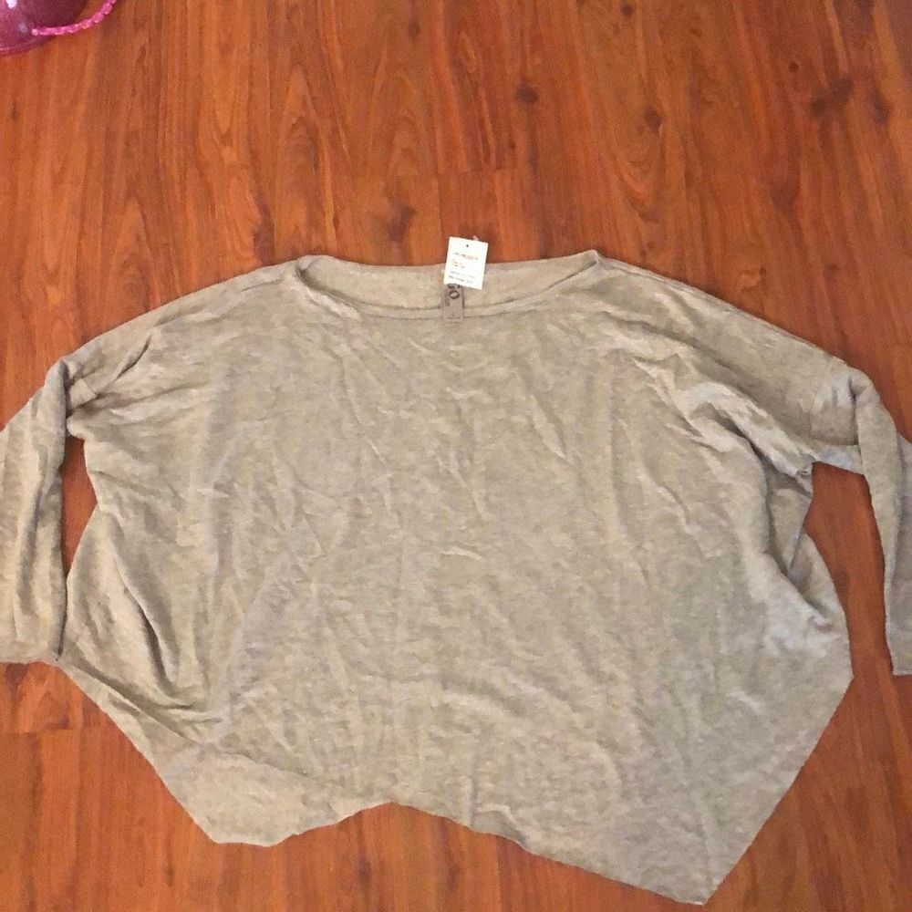 NWT Go Couture Oversized cozy gray asymmetrical top size L